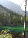 Одно из Grassy Lakes - да, это натуральный цвет воды!
